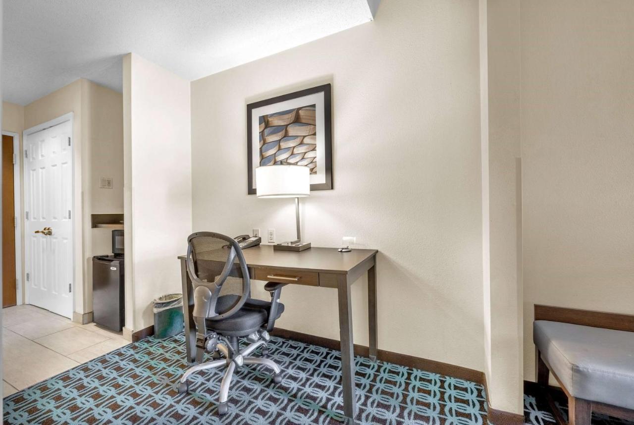 Wingate By Wyndham Chicago Schaumburg Hotel Bagian luar foto
