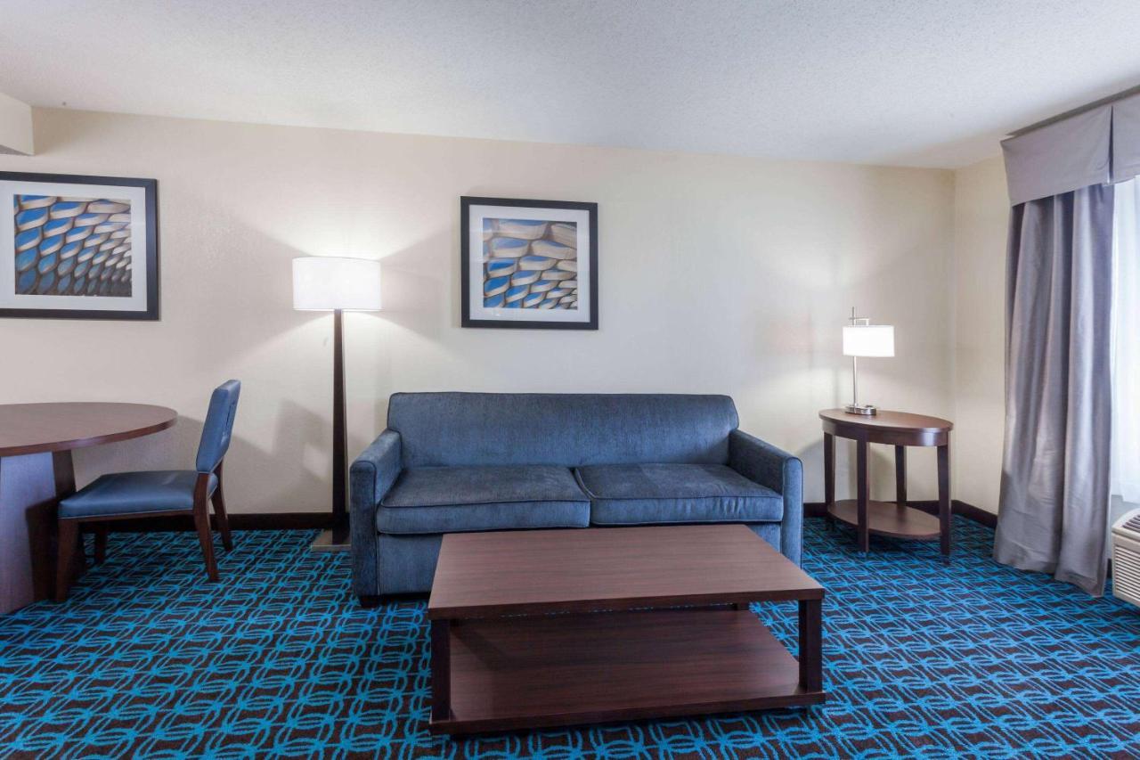 Wingate By Wyndham Chicago Schaumburg Hotel Bagian luar foto